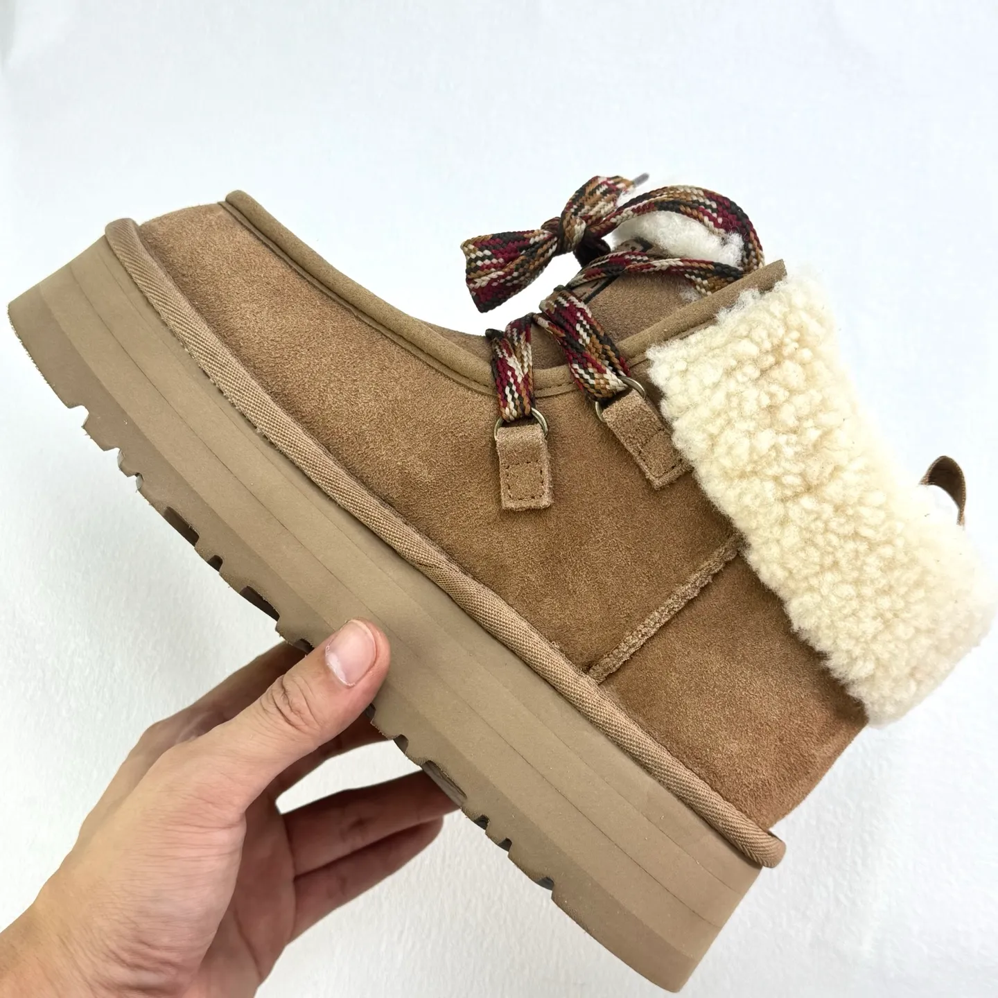 Self-pickup 💰560 Ugg Fukala lace-up boots 3954 The official website's main recommendation. A must-have for Maillard in autumn and winter. Every color matches well. The shape is super positive. The soles are increased by 3.8cm. Perfectly modifying the leg shape. Simple and elegant style. Must be arranged! size：35-40